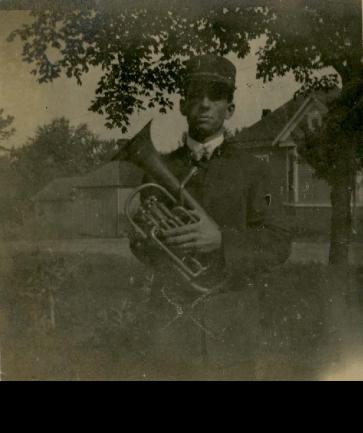 AlbiaEbAltohornplayer