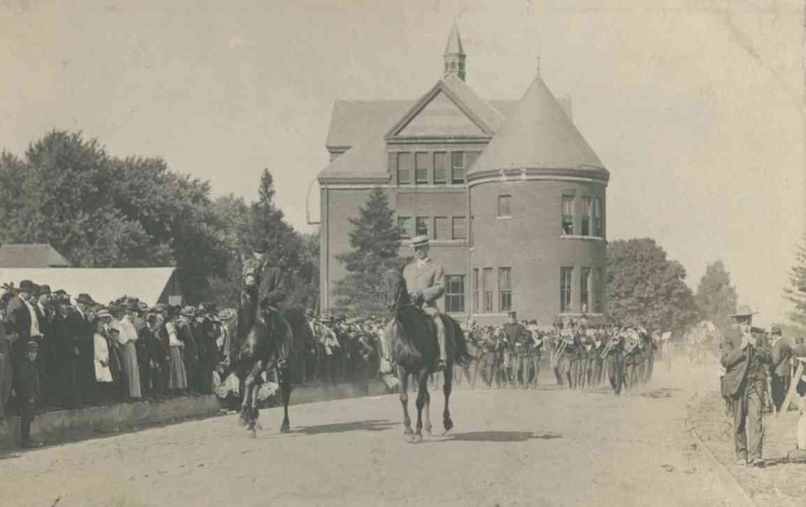 Iowa, Battle Creek Military Band parade 1908