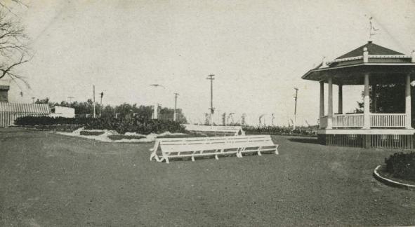 DesMoinesIngersollbandstand