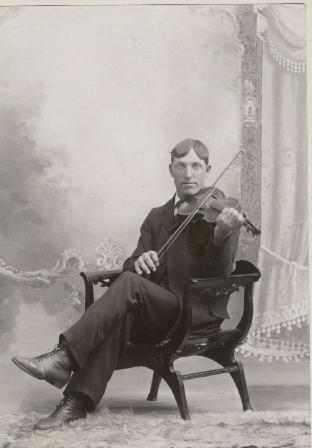 SiouxRapidsviolinist
