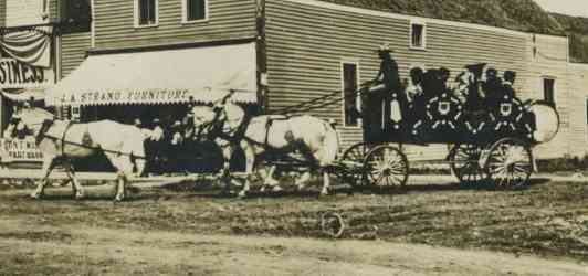 Stratfordbandwagon1